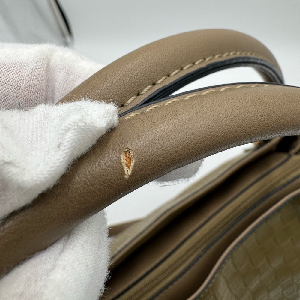 Beautiful Faux Leather Large Satchel - Picture 5 of 9